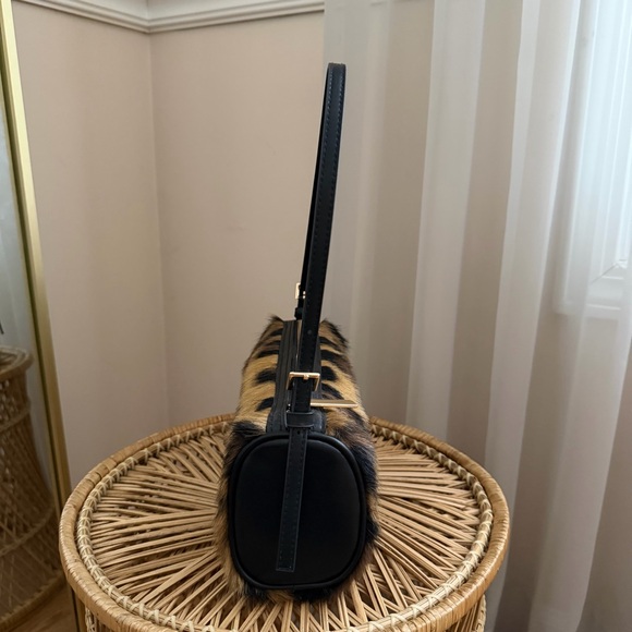 H&M Leopard Print Faux Fur Barrel Shoulder Bag - Picture 4 of 10